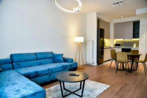 Lux Waterfront Charm 1